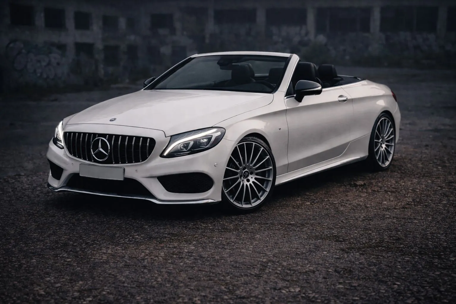 Mercedes-Benz C43 AMG Cabrio bei Rent a Car Bern